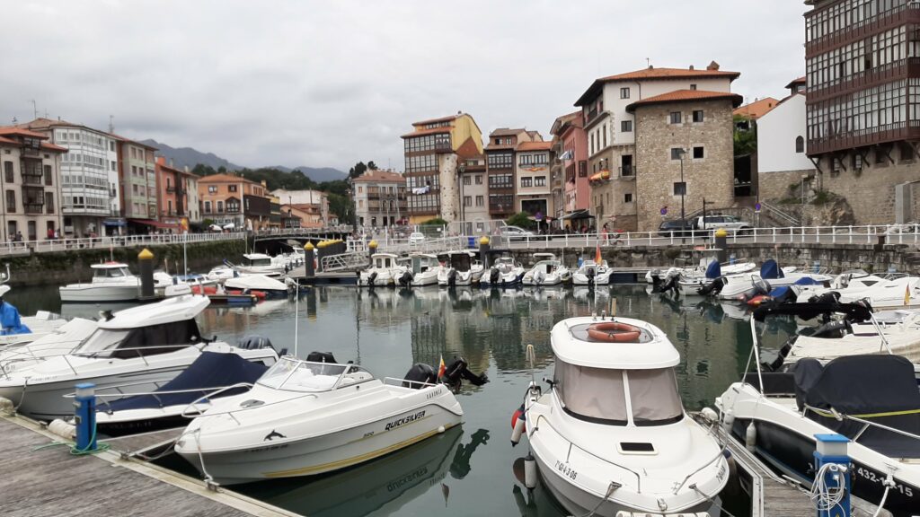 Puerto deportivo de Llanes